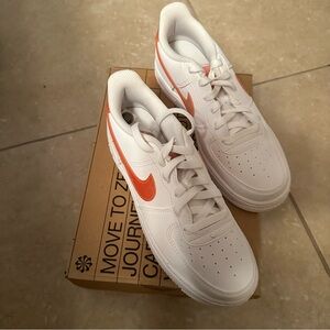 NEW NIKE AIR FORCE 1 NEXT NATURE WHITE ORANGE FJ4669 100 SIZE 5.5Y IN BOX
